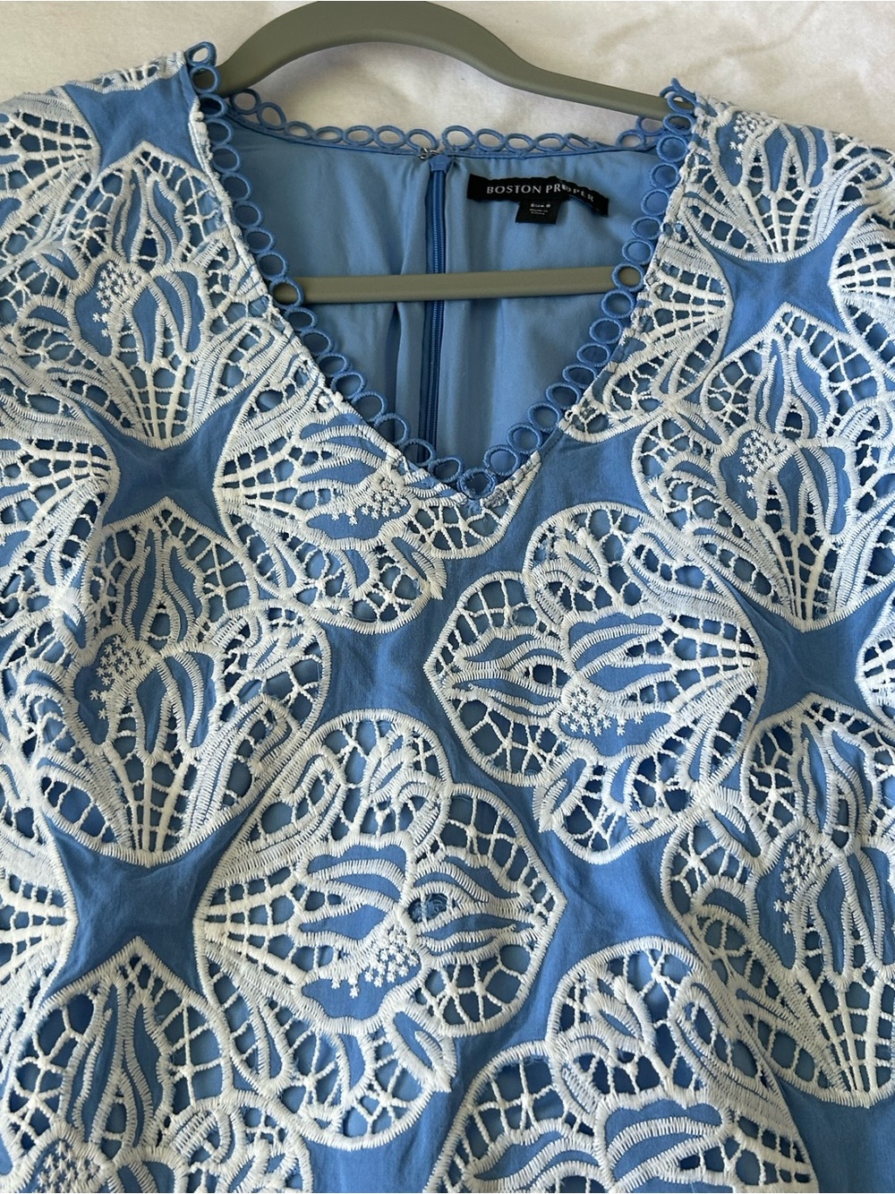 NWOT Boston Proper Size 8 Two Tone Lace Three Quarter Sleeve Blue & White Dress - Picture 7 of 14